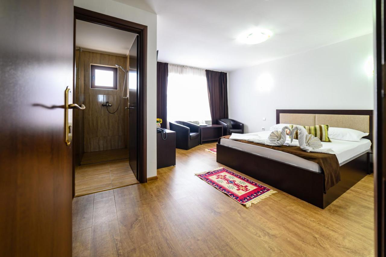 Green Delta Hotel Murighiol Eksteriør billede